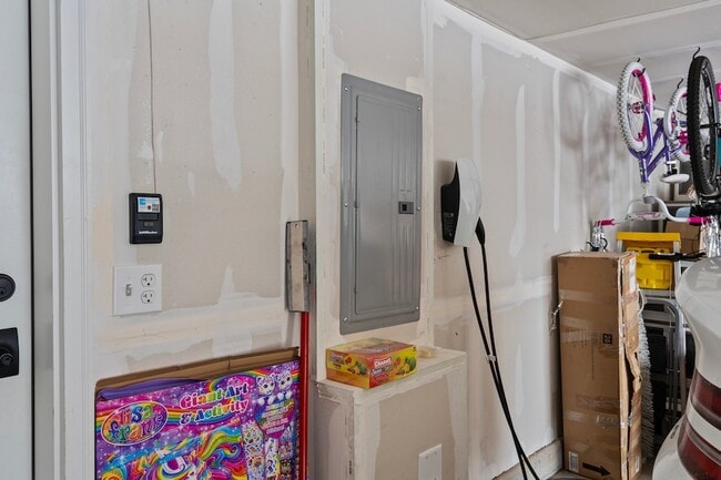 Building Photo - 30W158 Wheeler Cir