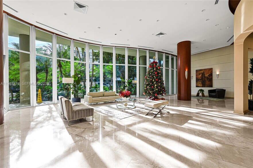 Building Photo - 2475 Brickell Ave