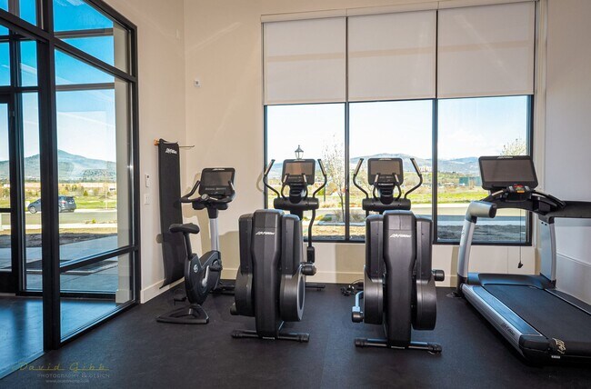 Building Photo - Contemporary 2 bed, 2.5 bath Luxury Townhouse | Available Mid-December