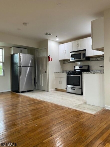 Building Photo - 1427 S Wood Ave