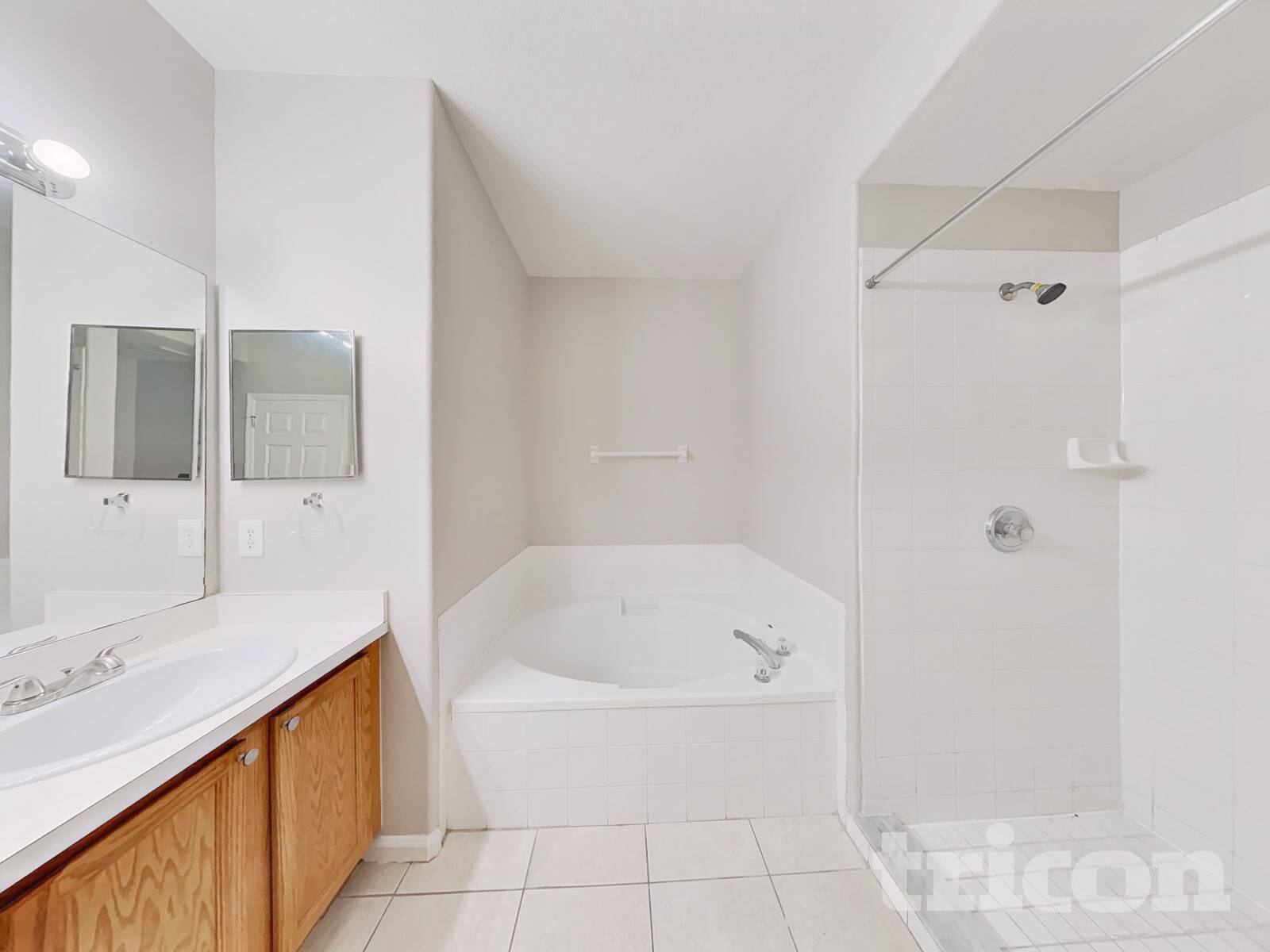 Building Photo - 6637 Shadow Oak Ln