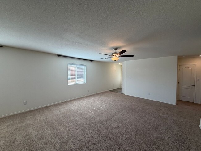 Building Photo - 3 Bedroom Single Story Home Available Near Huning Ranch Loop SW & Main St NW in Los Lunas!