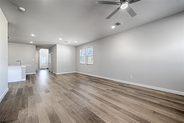 Building Photo - 806 Pne Bch Dr