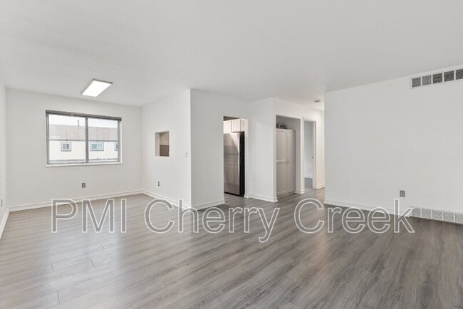 Building Photo - 8773 Chase Dr
