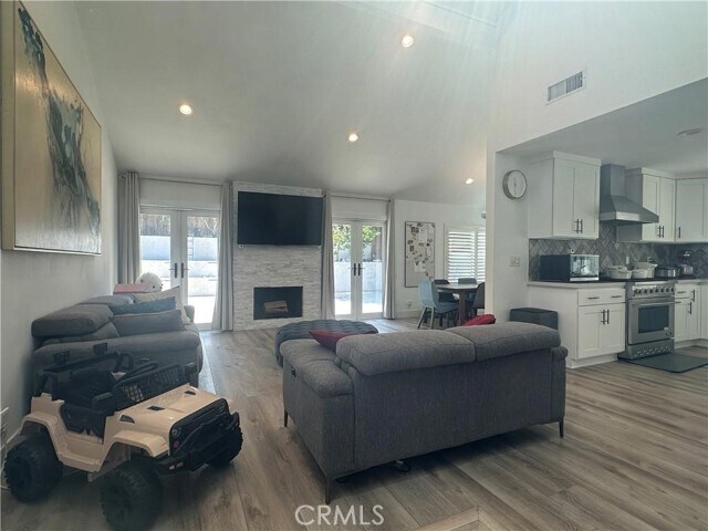 Building Photo - 13 Blue Ridge