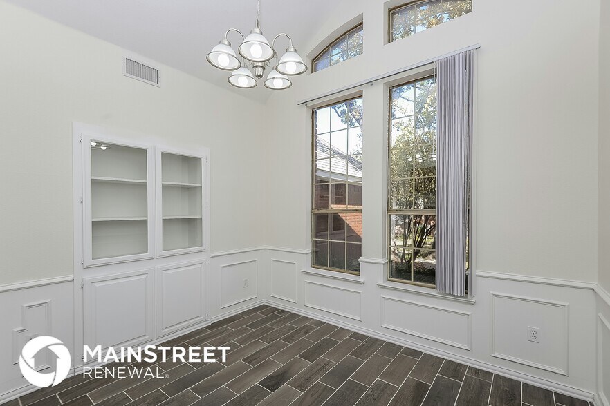 Building Photo - 2157 S Winding Creek Dr