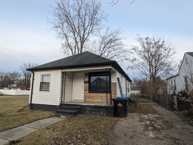 Building Photo - 3517 Hickory Street