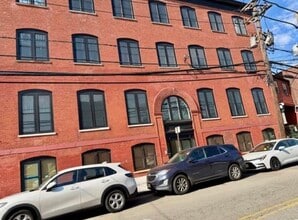 Building Photo - 38 Mill St