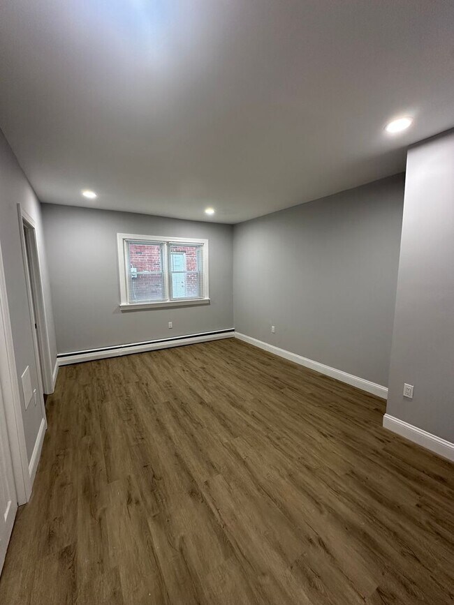 Building Photo - 1604 E Macdade Blvd