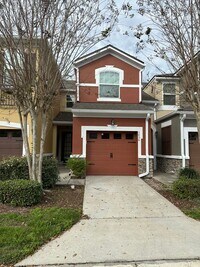 Building Photo - 3 Bedroom, 2.5 Bath Townhome in Gated Sanford Community – Pet Friendly
