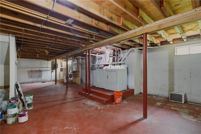 Building Photo - 224 Oliphant Ln