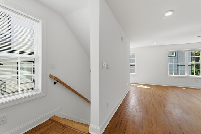 Building Photo - 203 Oceola Ave