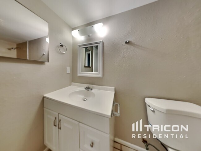 Building Photo - 11404 Larkwood Way