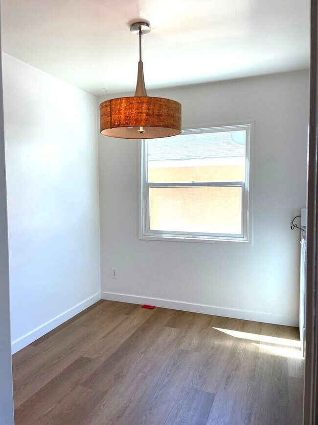 Building Photo - 468