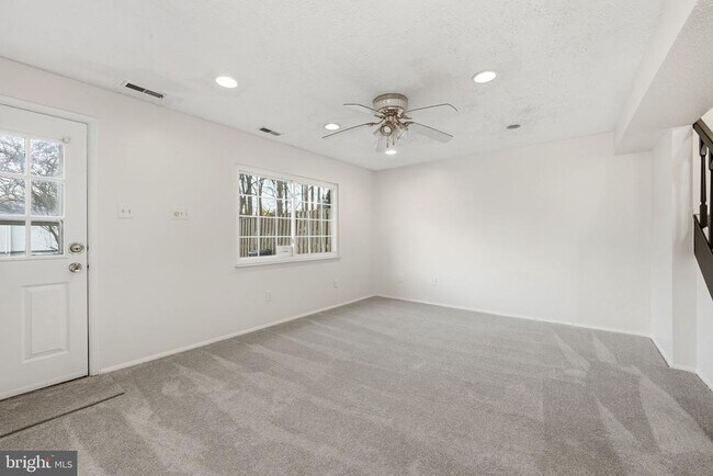 Building Photo - 9804 Gabon Ct