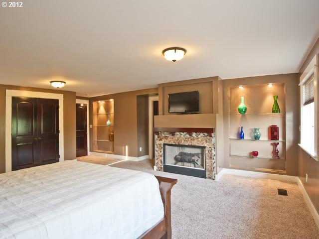 Building Photo - Remodeled Portland 3 Bd/2 Bth Craftsman Home.