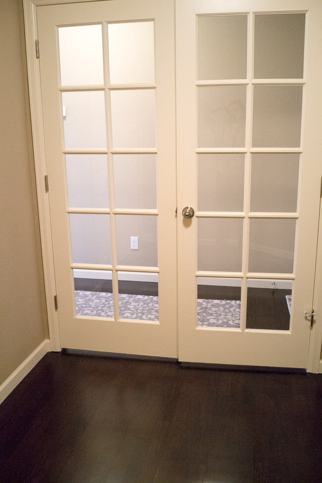 Building Photo - Evolve Real Estate: Beautiful 2 bedroom Pl...