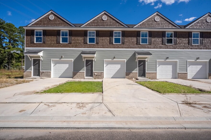 Primary Photo - Pine Grove Townhomes