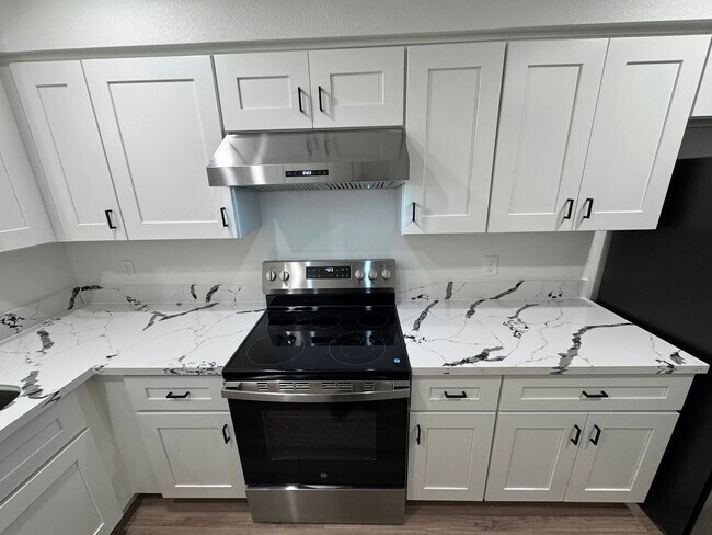 Building Photo - 2118 N Glenn Ave