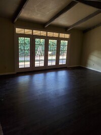 Building Photo - Modesto 3 bedroom 2.5  bathroom off McHenry