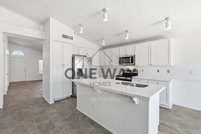 Building Photo - 4622 E Summerhaven Dr