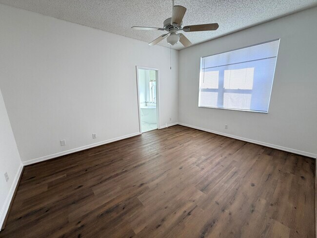 Building Photo - 133 Woodlake Cir