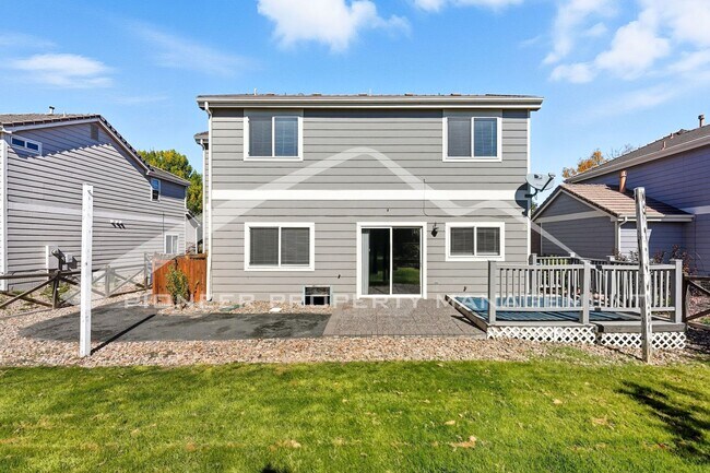 Building Photo - Spacious Home with Central AC and Washer/D...
