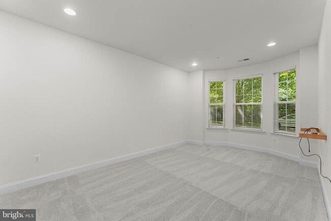 Building Photo - 5974 Logans Way