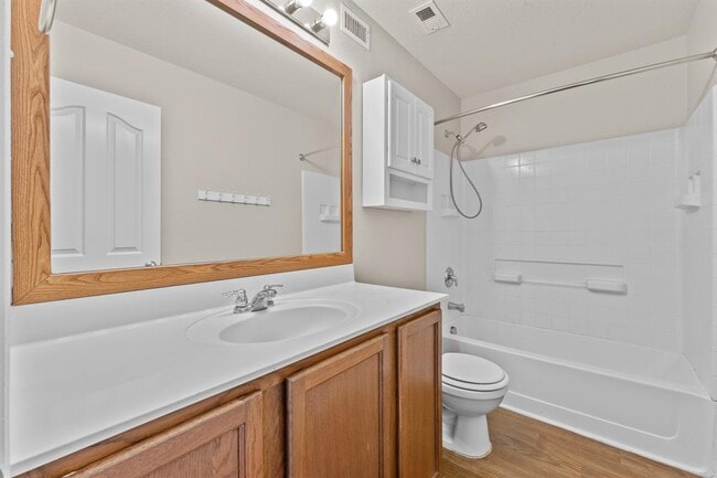 Building Photo - 220 Trestle Tree