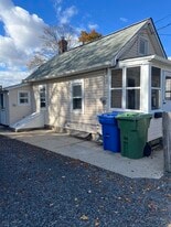 One car parking space off road - 37 Smith St
