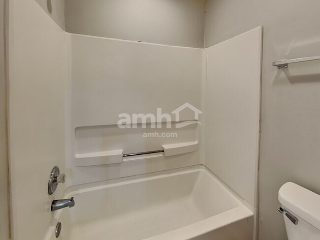 Building Photo - 1313 Central Park Dr