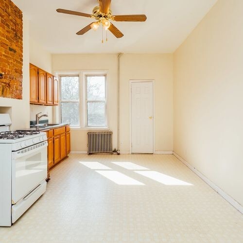 Building Photo - 223 Troutman St