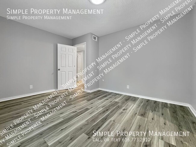 Building Photo - 12979 Roughys Dr