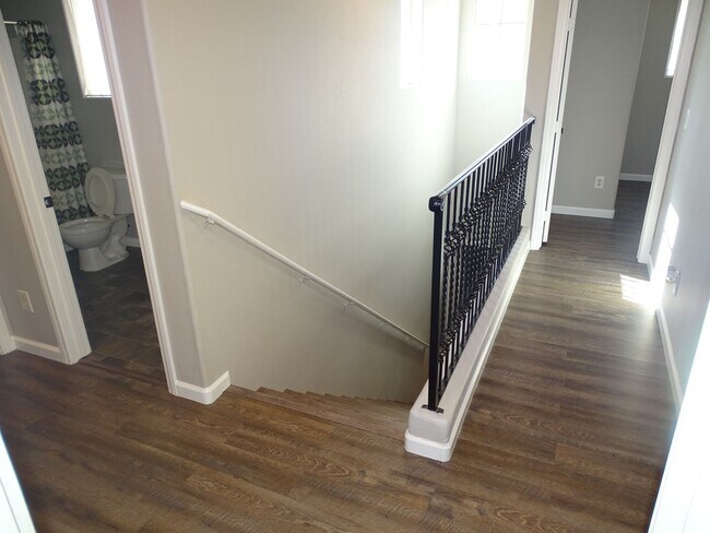 Building Photo - 3 Bed Southwest Home Convenient To The Durango Station Casino