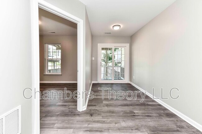 Building Photo - 43642 Lees Mill Square