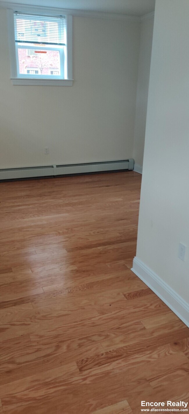 Building Photo - 37 Auburn St