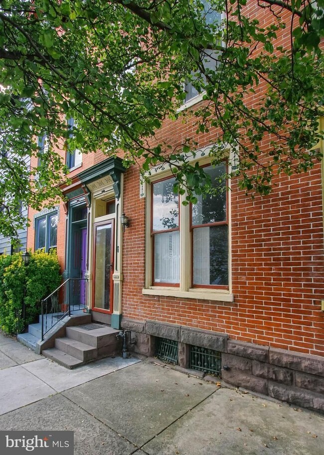 Building Photo - Historic 3 Bedroom in Heart of Midtown