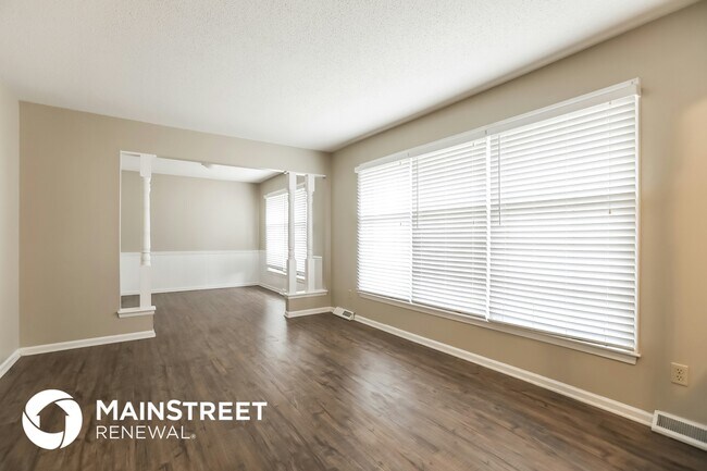 Building Photo - 5820 NW Aspen Ln