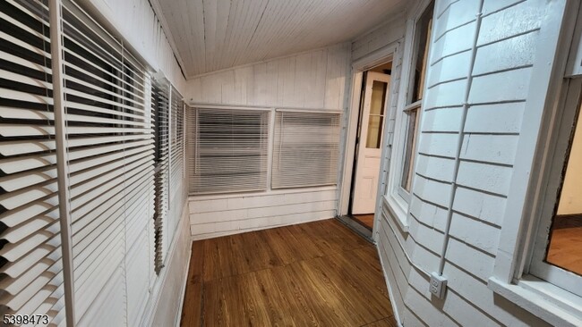 Building Photo - 37 Park Ave