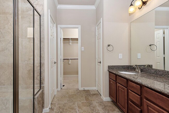 Building Photo - 63 Avenswood Pl