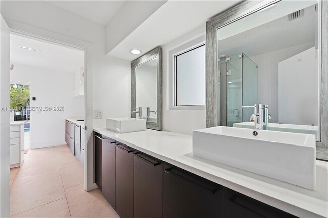 Building Photo - 401 Coconut Isle Dr