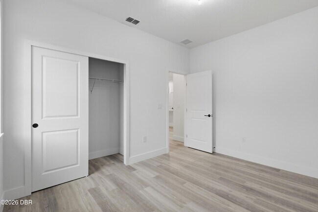 Building Photo - 8 Second Path Unit A