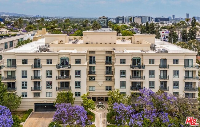 Building Photo - 430 N Oakhurst Dr