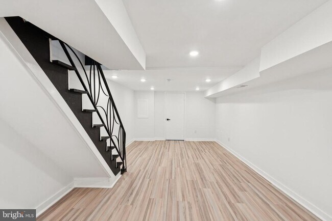 Building Photo - 2242 S Bonsall St