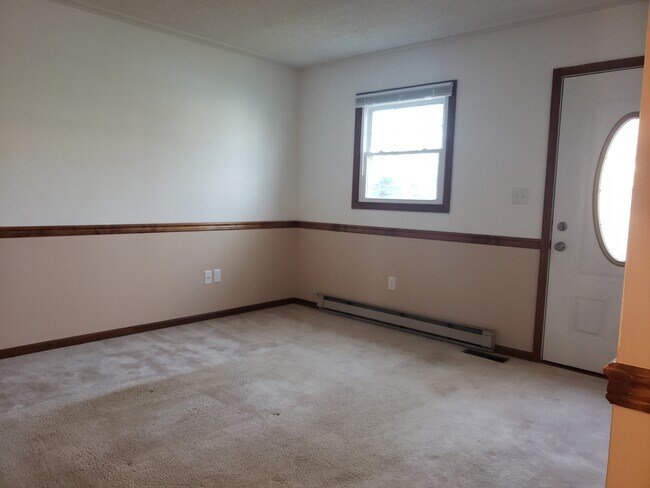 Living Room - 120 S Blettner Ave