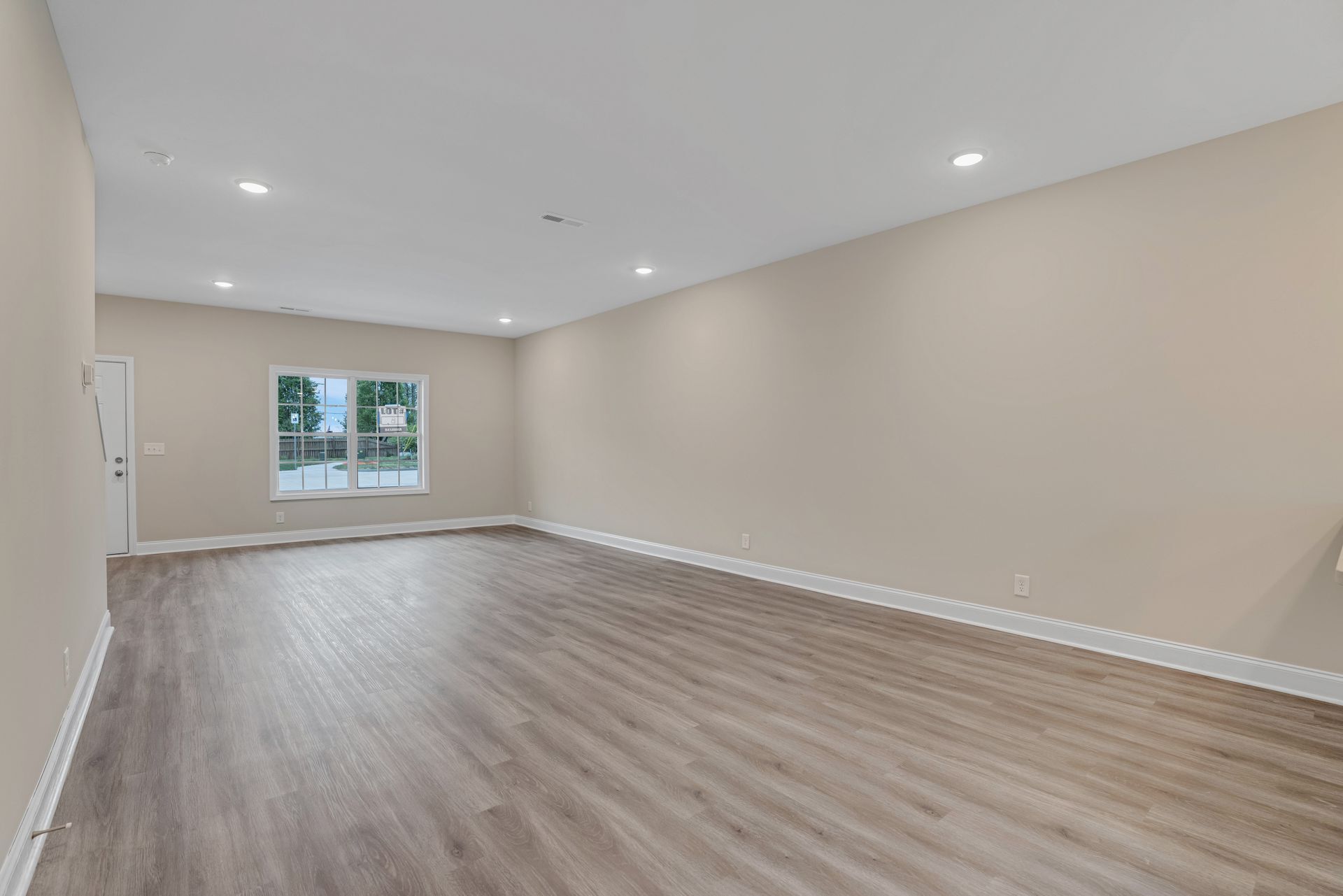 Building Photo - Excell Pointe 3 Bedroom Townhomes