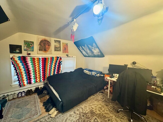 Building Photo - 2430 Fairview Ave