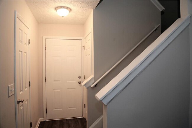 Building Photo - 514 Carrington Ct