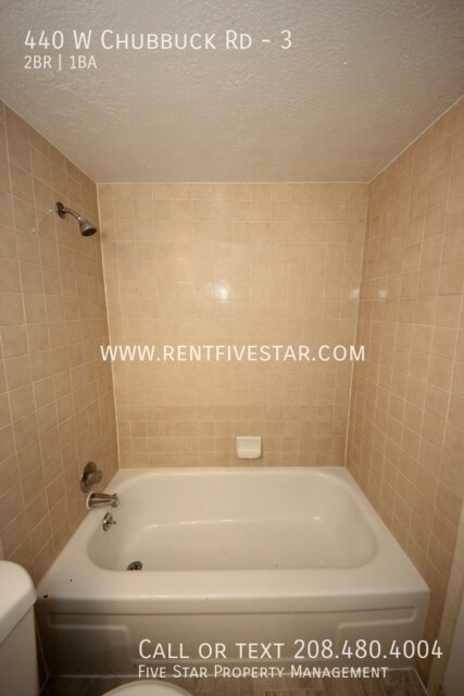 Building Photo - Charming Apartment in Chubbuck! Visit rent...