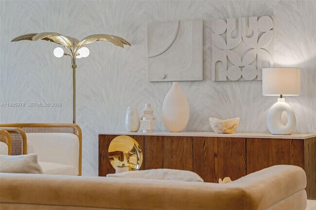 Building Photo - 725 Crandon Blvd